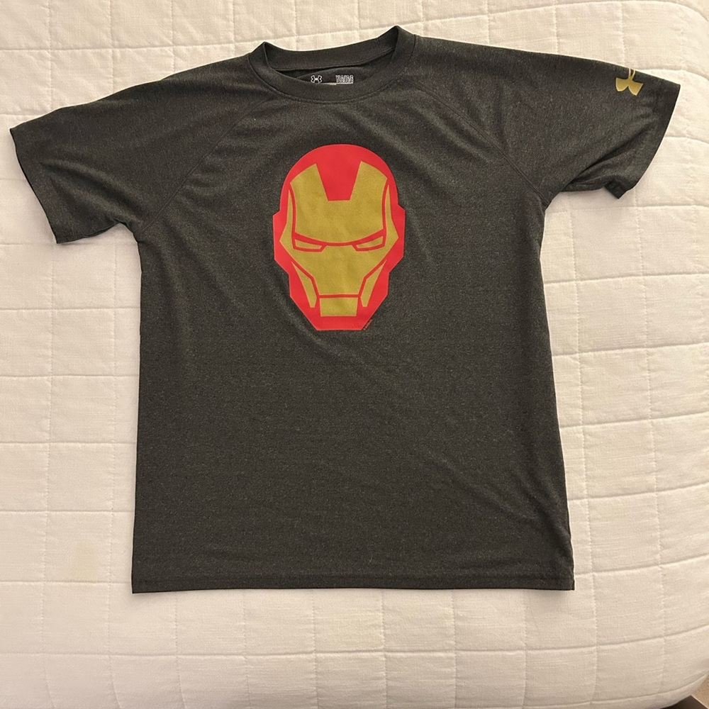 Boys Under Armour Iron Man tshirt L